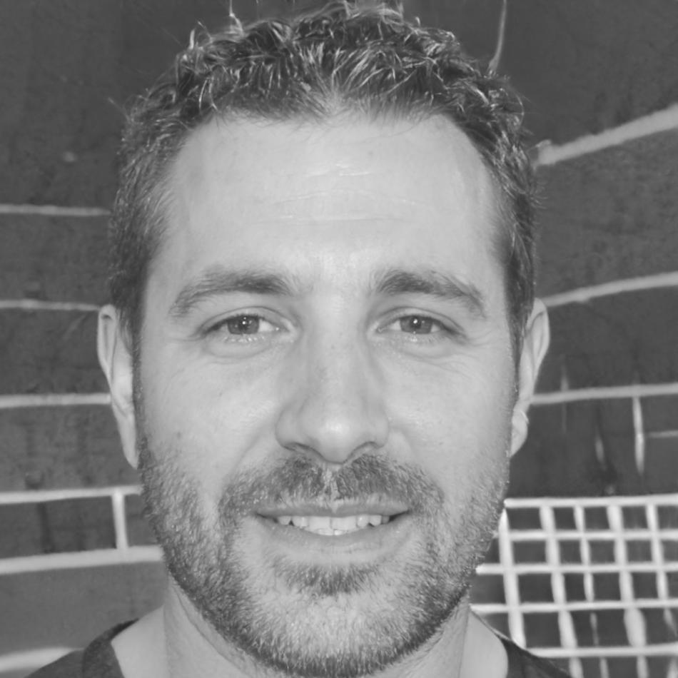 Caspian Vale, Cash Flow Analysis Director